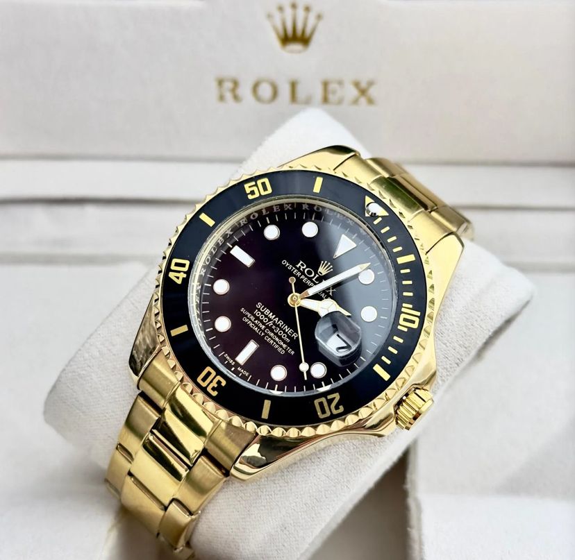 Rolex Submariner Dorado Fondo Negro