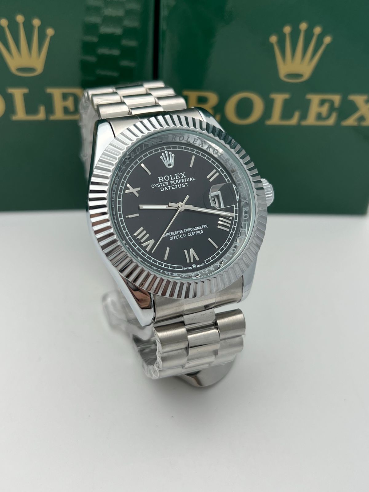 Rolex Datejust Plateado Fondo Negro