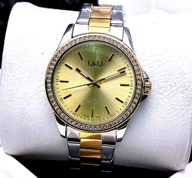 QyQ Mujer Bicolor Fondo Dorado