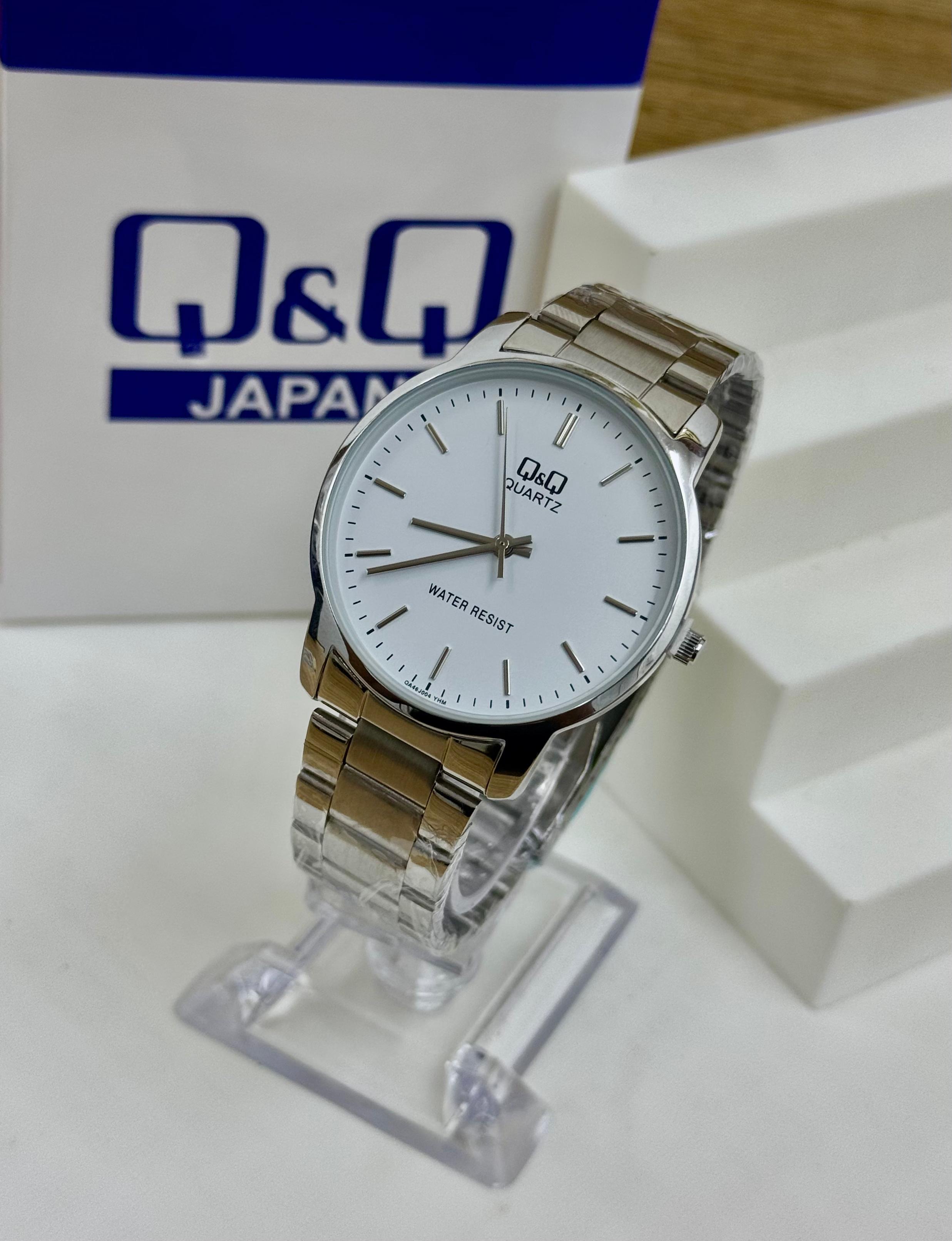 QyQ Plateado Fondo Blanco